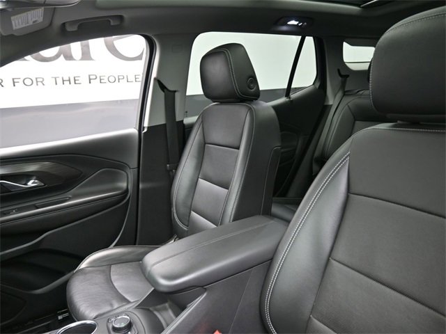 Used 2023 GMC Terrain SLT w/ Elevation Edition image 16