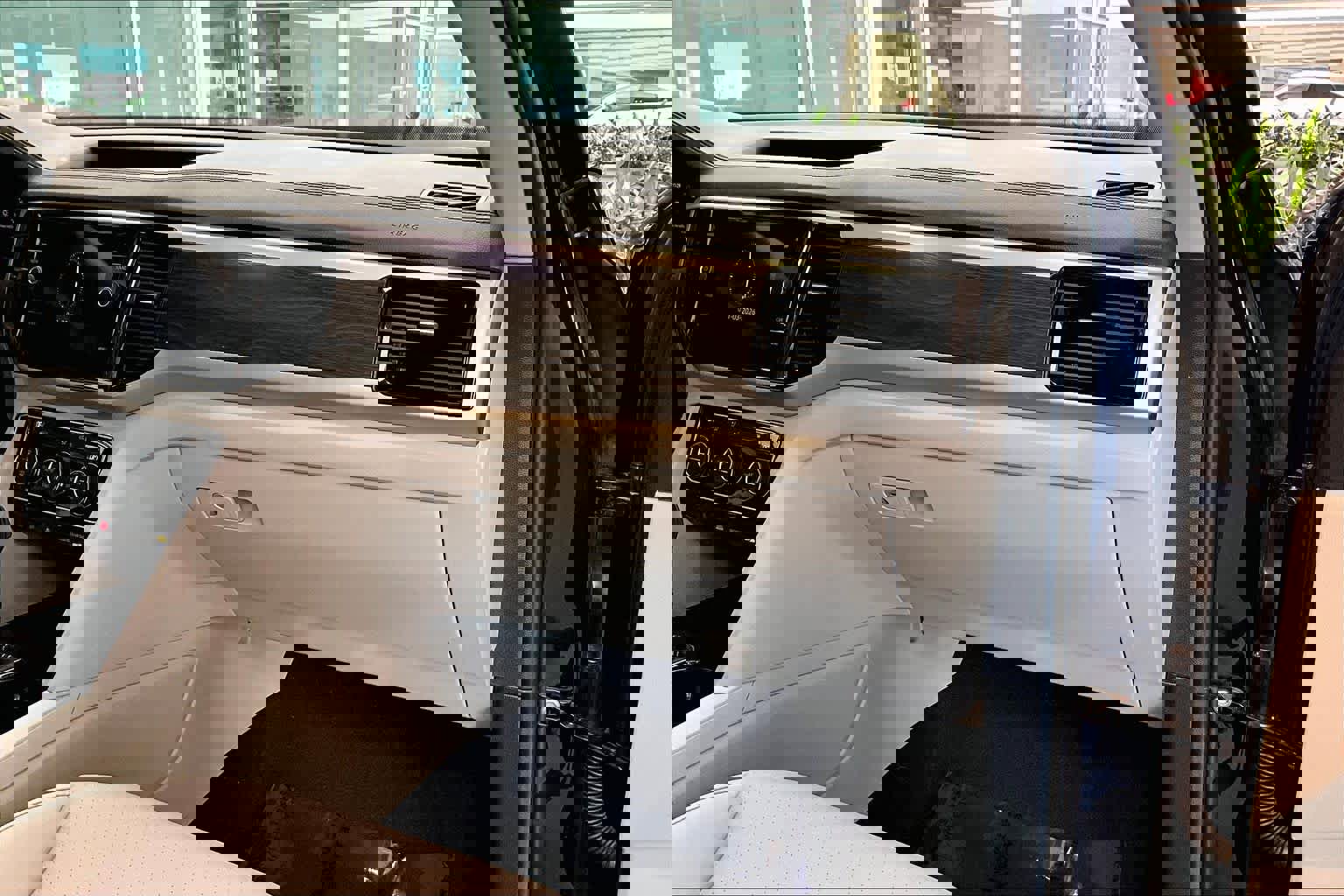 Used 2023 Volkswagen Atlas SE w/ Panoramic Sunroof Package image 18