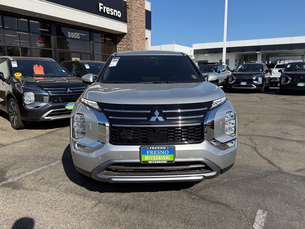 New 2026 Mitsubishi Outlander SE AWD/4WD image 3