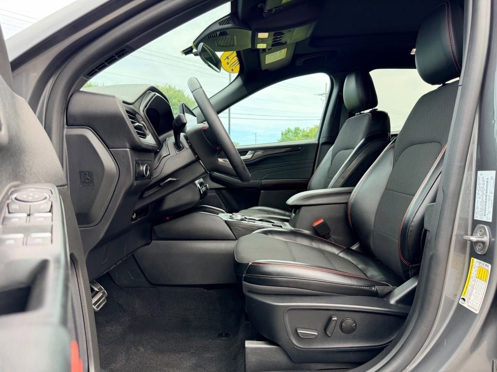 Certified 2024 Ford Escape ST-Line w/ Tech Pack #1 AWD/4WD image 23