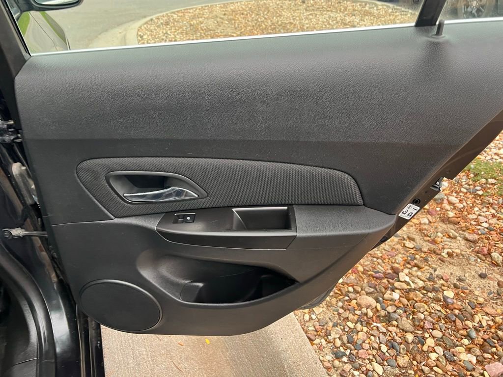 Used 2015 Chevrolet Cruze LT image 23