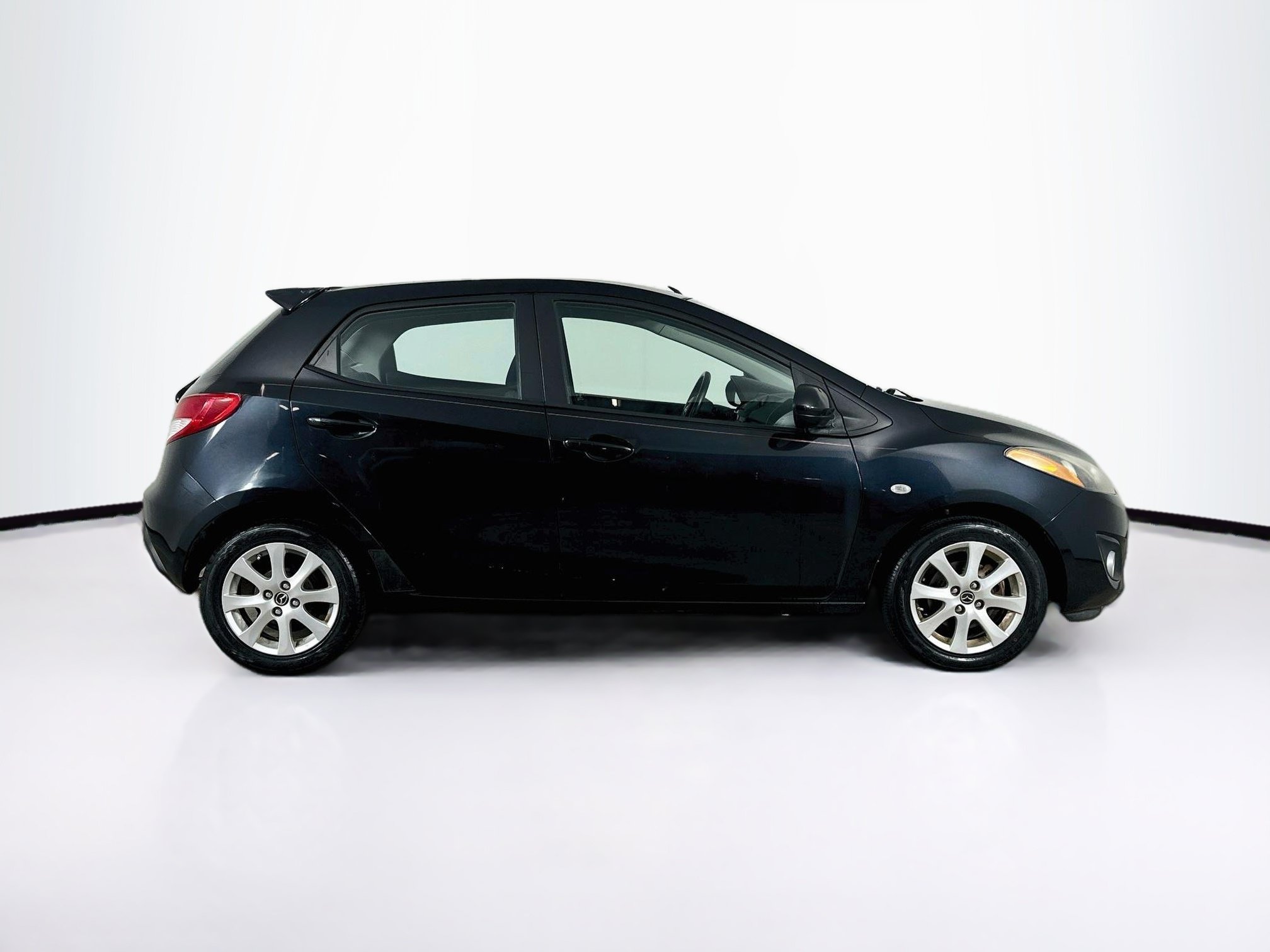 Used 2014 MAZDA MAZDA2 Touring FWD image 10