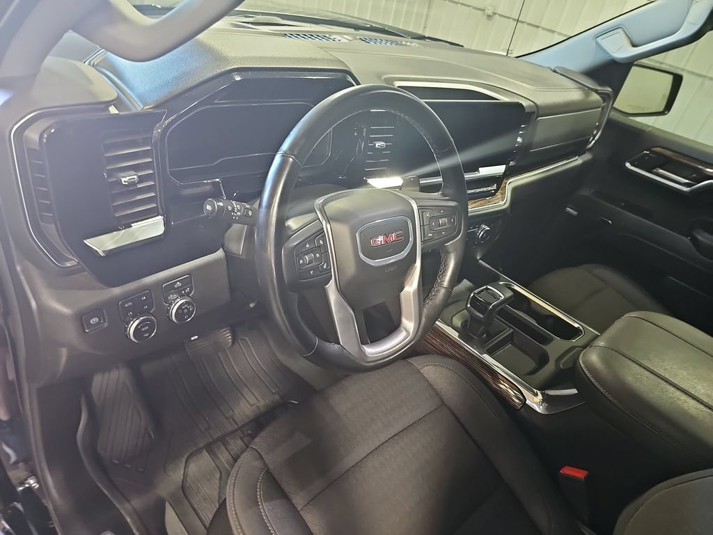 Used 2024 GMC Sierra 1500 Elevation w/ Preferred Package AWD/4WD image 15