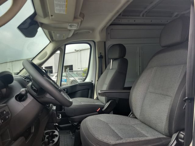 Used 2022 RAM ProMaster 2500 w/ Convenience Group FWD image 5