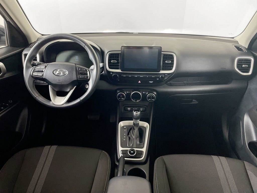 Used 2023 Hyundai Venue SEL image 26