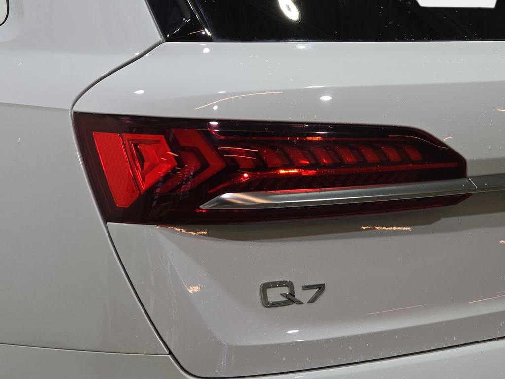 Used 2022 Audi Q7 3.0T Premium Plus AWD/4WD image 33