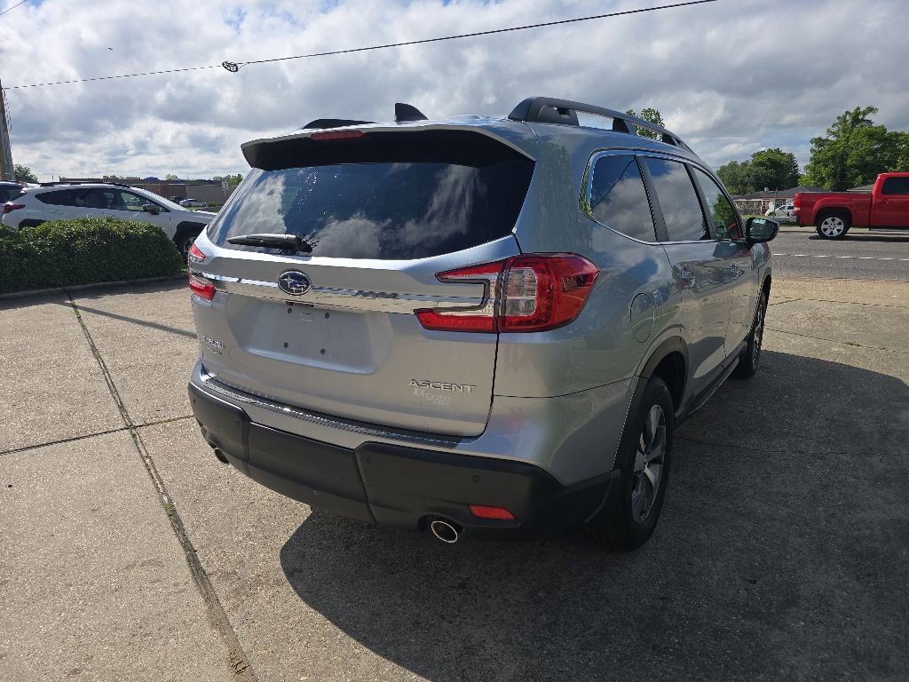 Used 2025 Subaru Ascent Premium AWD/4WD image 6