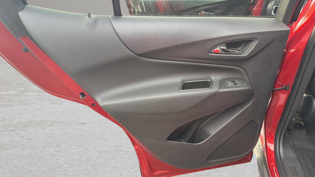 Used 2024 Chevrolet Equinox LT image 13