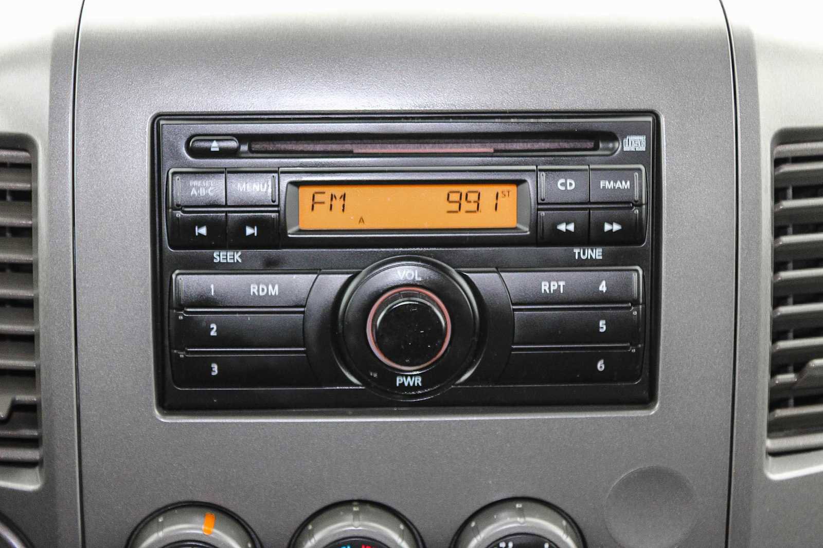 Used 2015 Nissan Titan S image 14