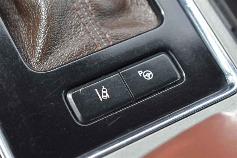 Used 2018 Ford F150 King Ranch w/ Equipment Group 601A Luxury AWD/4WD image 30