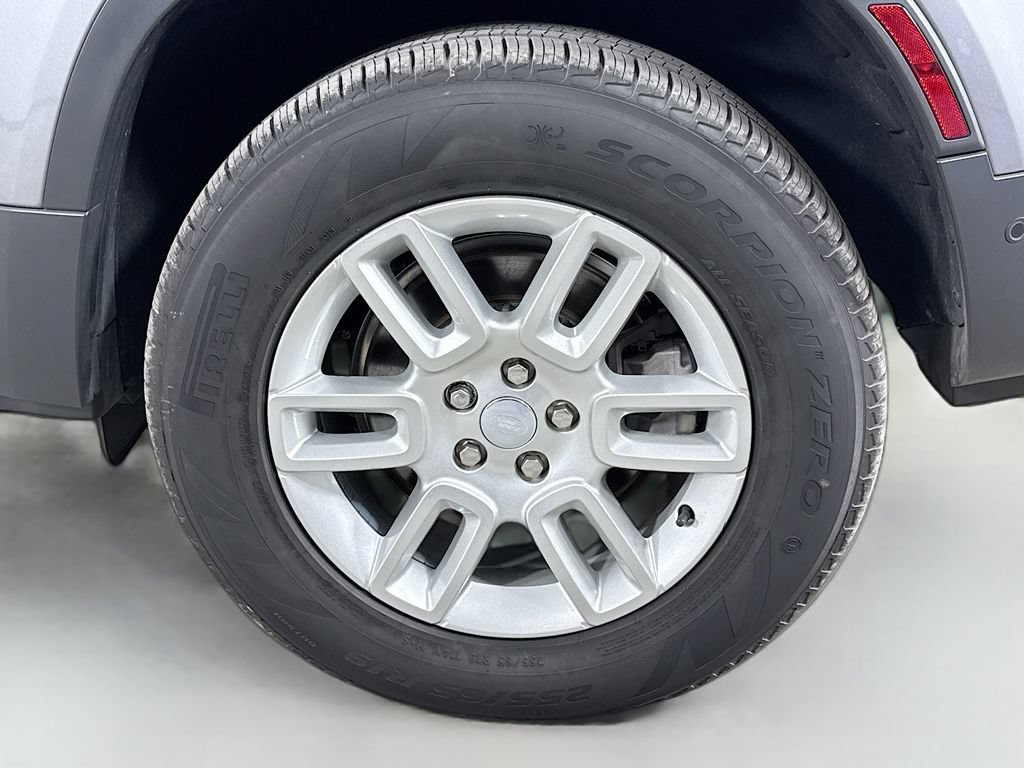 Certified 2024 Land Rover Defender 130 S AWD/4WD image 33