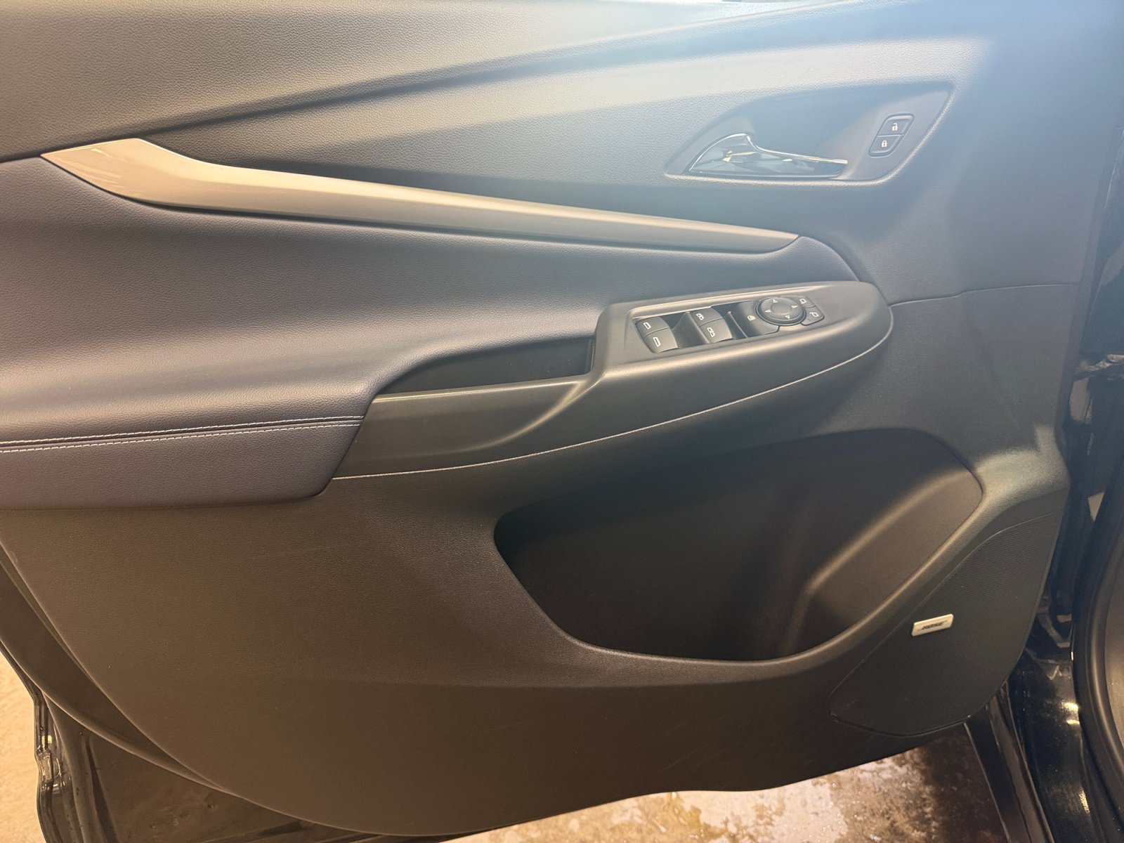 Used 2022 Chevrolet Bolt EUV Premier w/ Sun & Sound Package FWD image 10