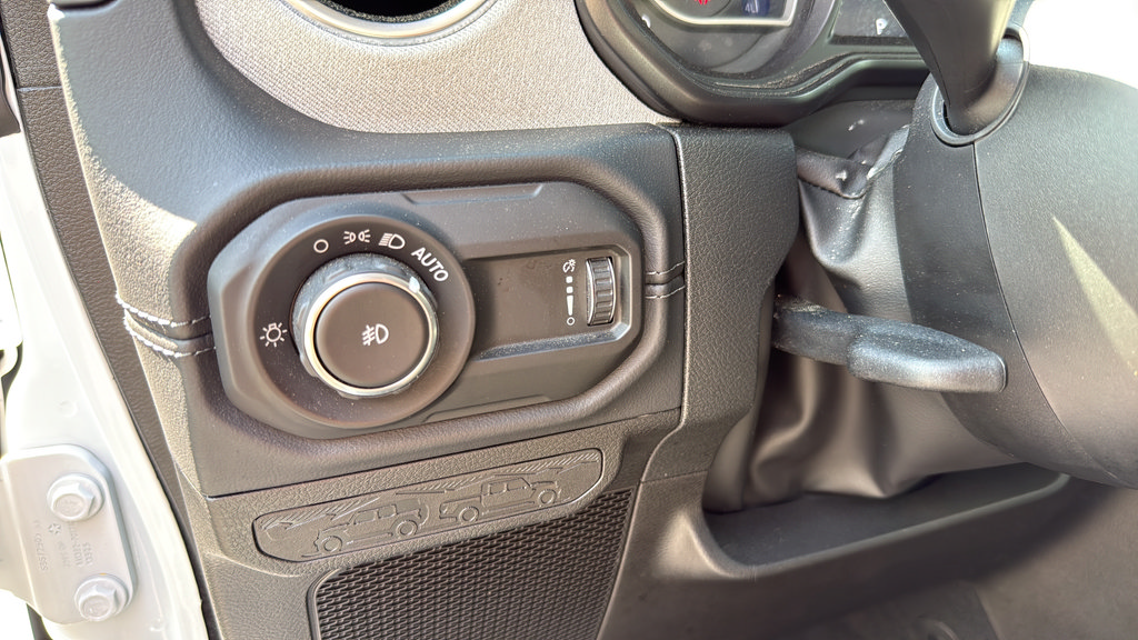 Used 2026 Jeep Wrangler Unlimited Sahara AWD/4WD image 27