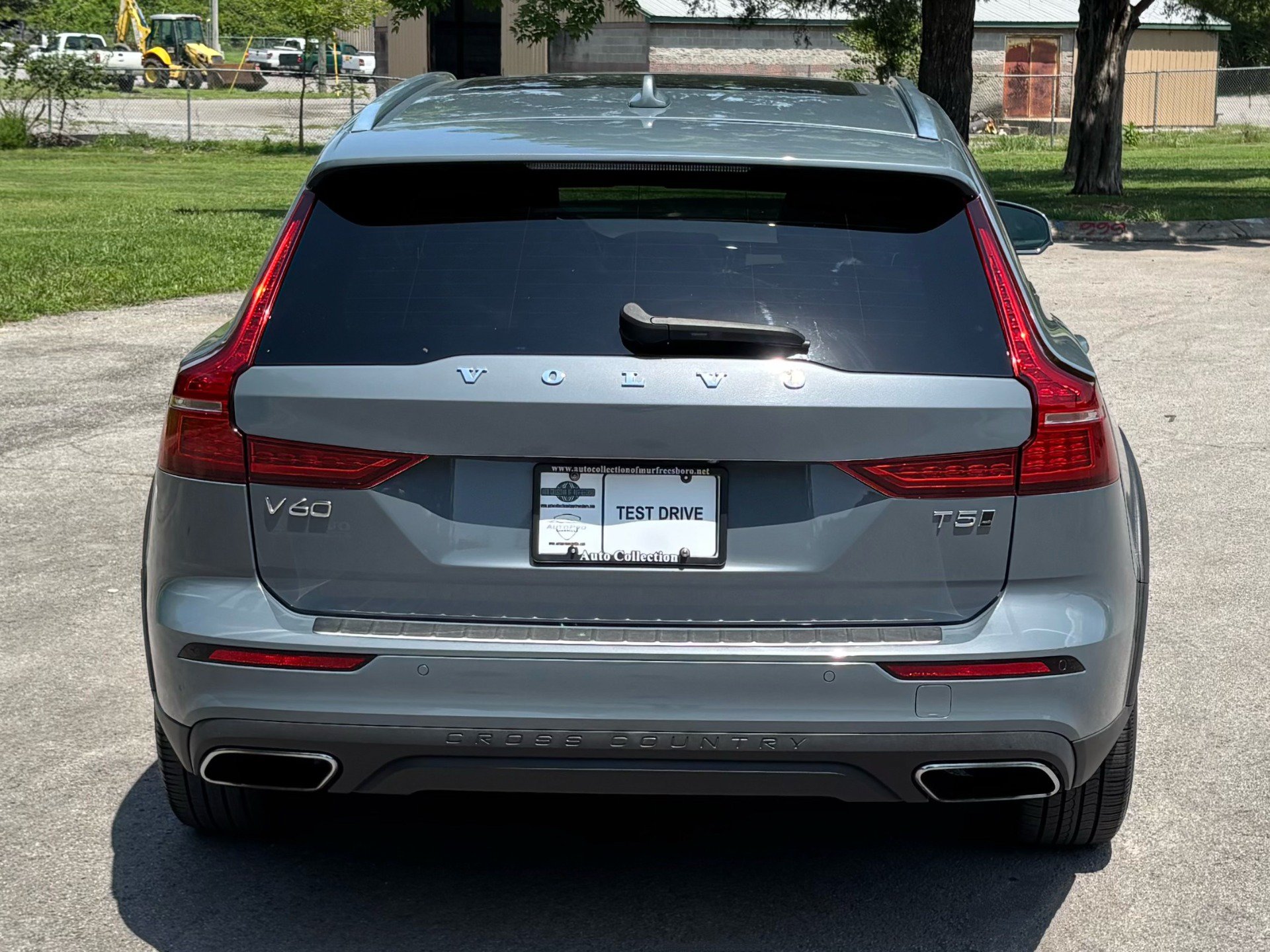 Used 2022 Volvo V60 T5 Cross Country AWD/4WD image 5