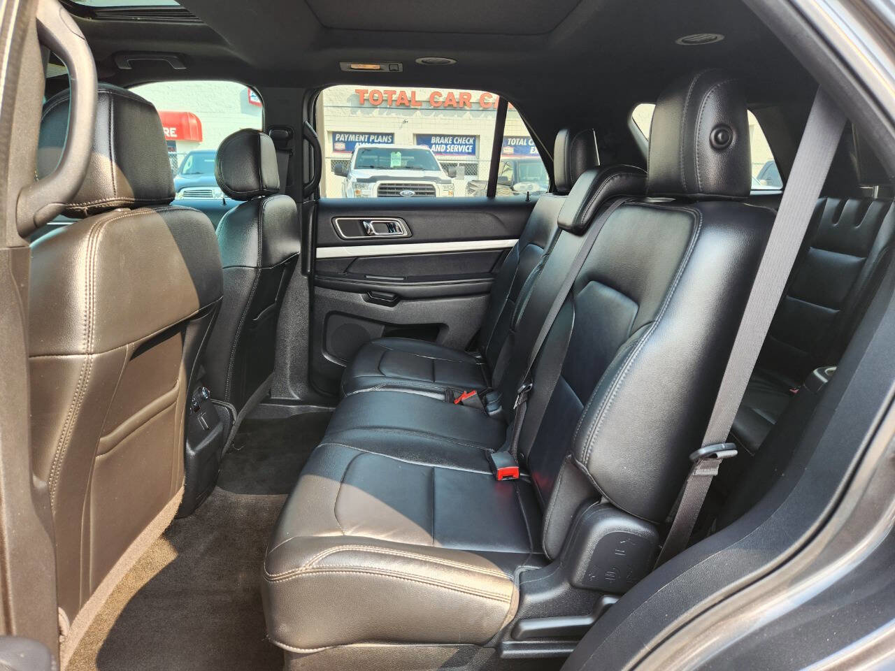 Used 2016 Ford Explorer XLT w/ Equipment Group 202A image 14