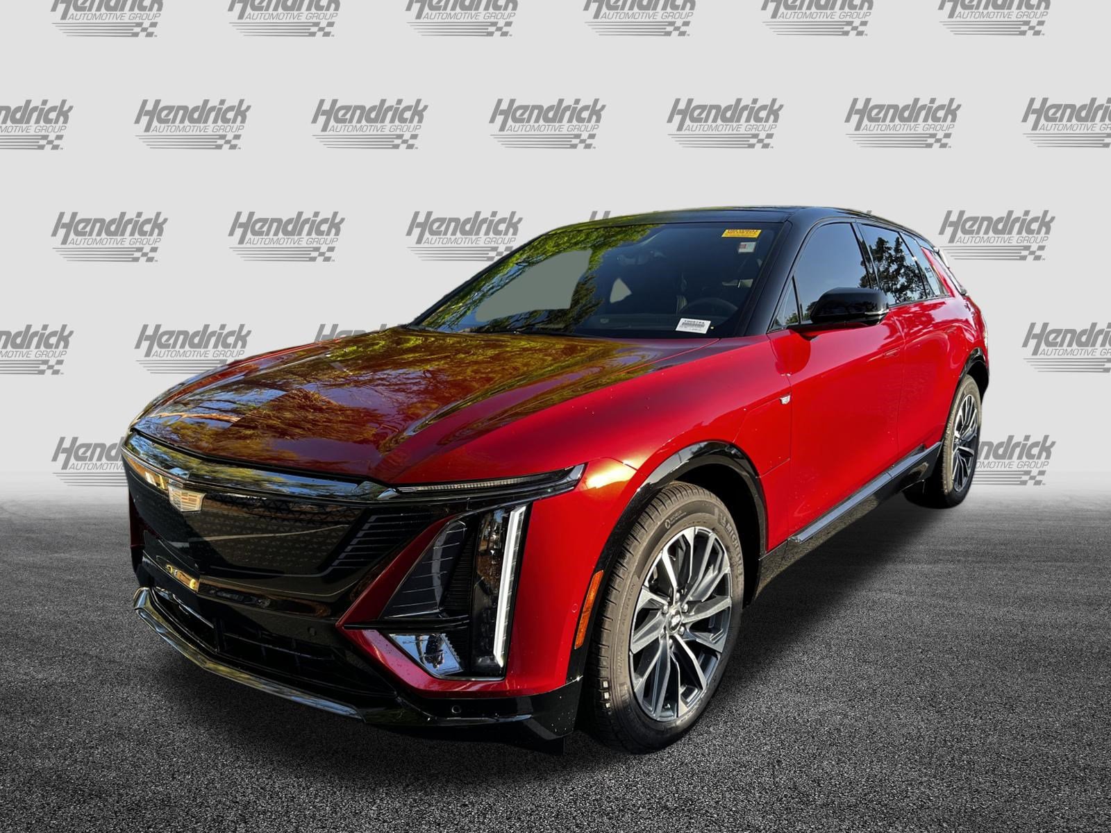 Used 2025 Cadillac Lyriq Sport AWD/4WD image 5