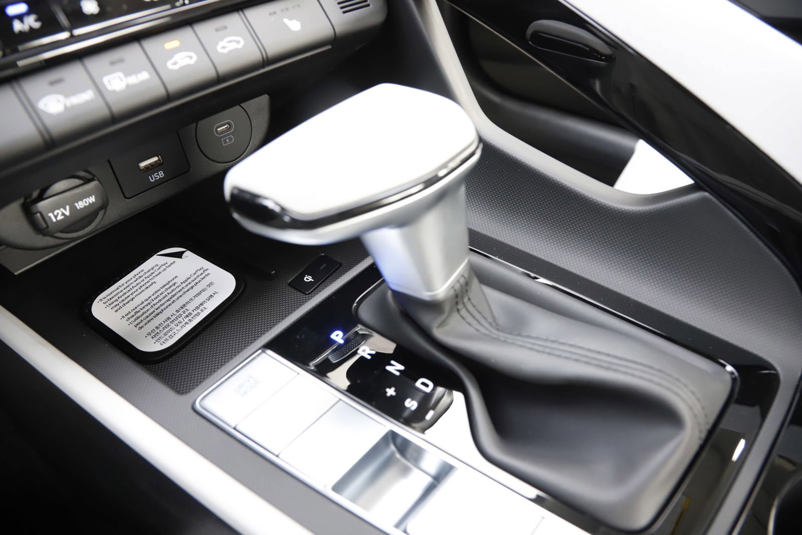 New 2026 Hyundai Elantra Limited FWD image 29