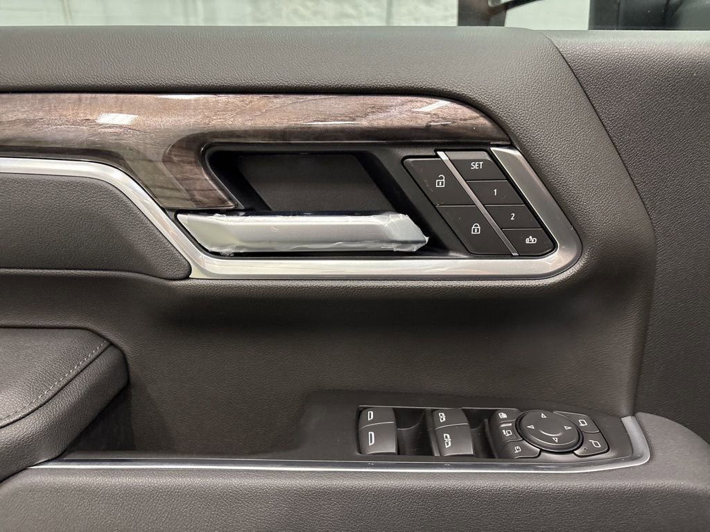 New 2026 Chevrolet Silverado 2500 LTZ w/ LTZ Plus Package AWD/4WD image 17