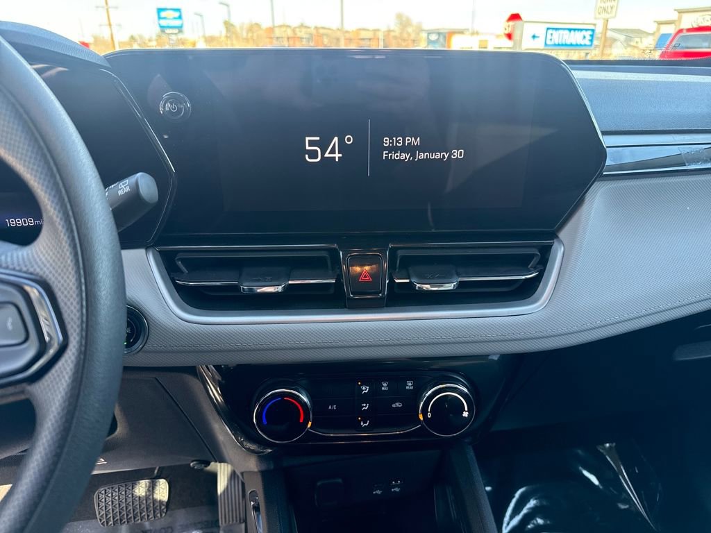 Used 2025 Chevrolet TrailBlazer LT w/ Driver Confidence Package image 18