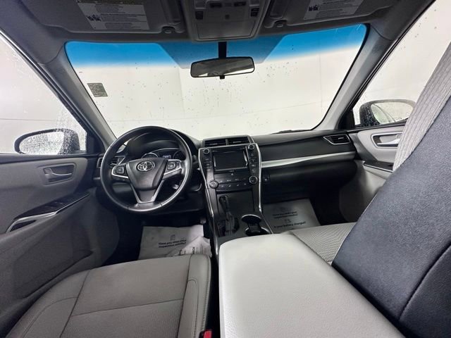 Used 2016 Toyota Camry SE w/ Moonroof Package FWD image 16