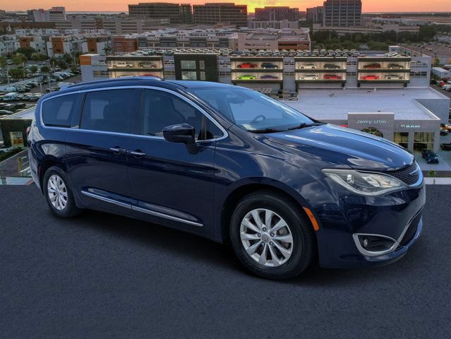 Used 2019 Chrysler Pacifica Touring-L w/ Advanced Safetytec Group FWD image 1