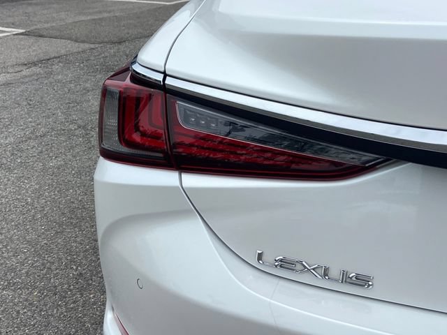 Certified 2021 Lexus ES 350 Ultra Luxury w/ Accessory Package 2 FWD image 32