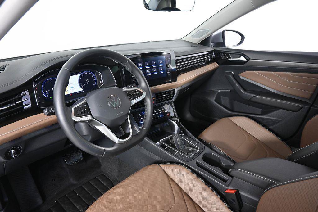 Used 2025 Volkswagen Jetta SEL FWD image 5