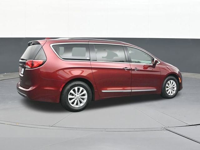 Used 2019 Chrysler Pacifica Touring-L image 15