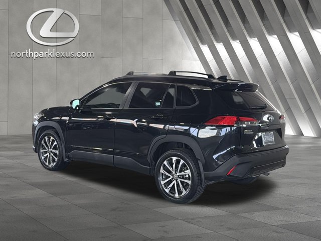 Used 2024 Toyota Corolla Cross XLE FWD image 2
