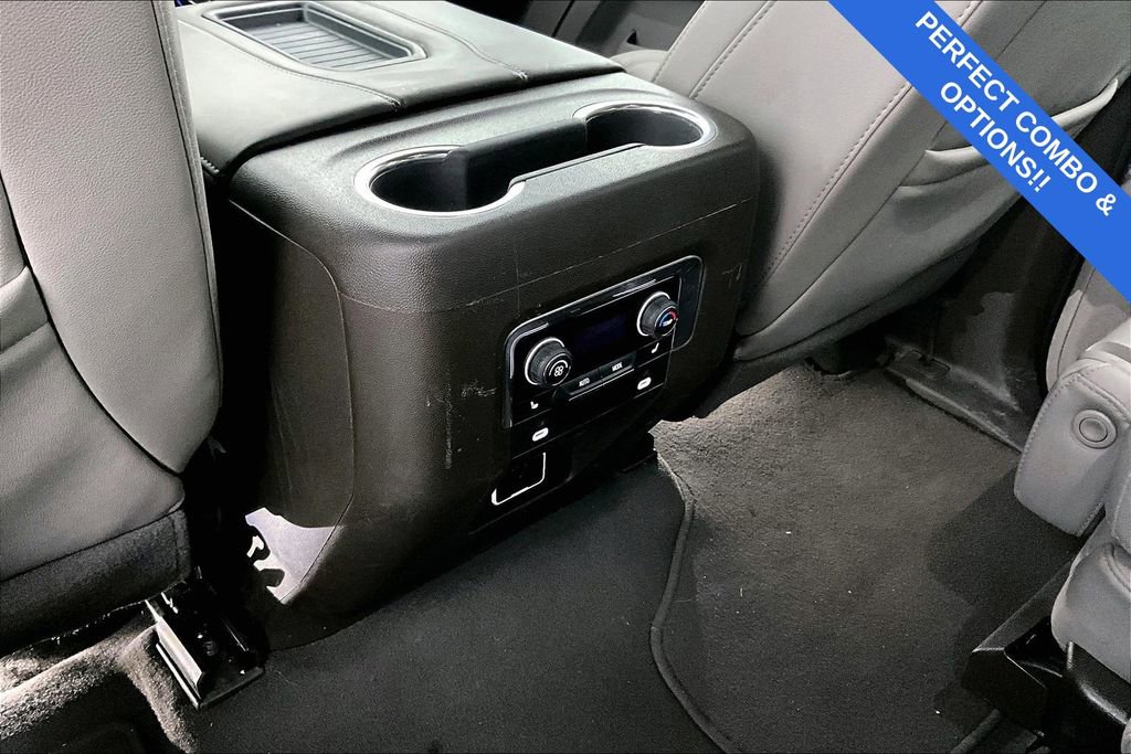 Used 2024 Chevrolet Suburban Z71 w/ Luxury Package image 32