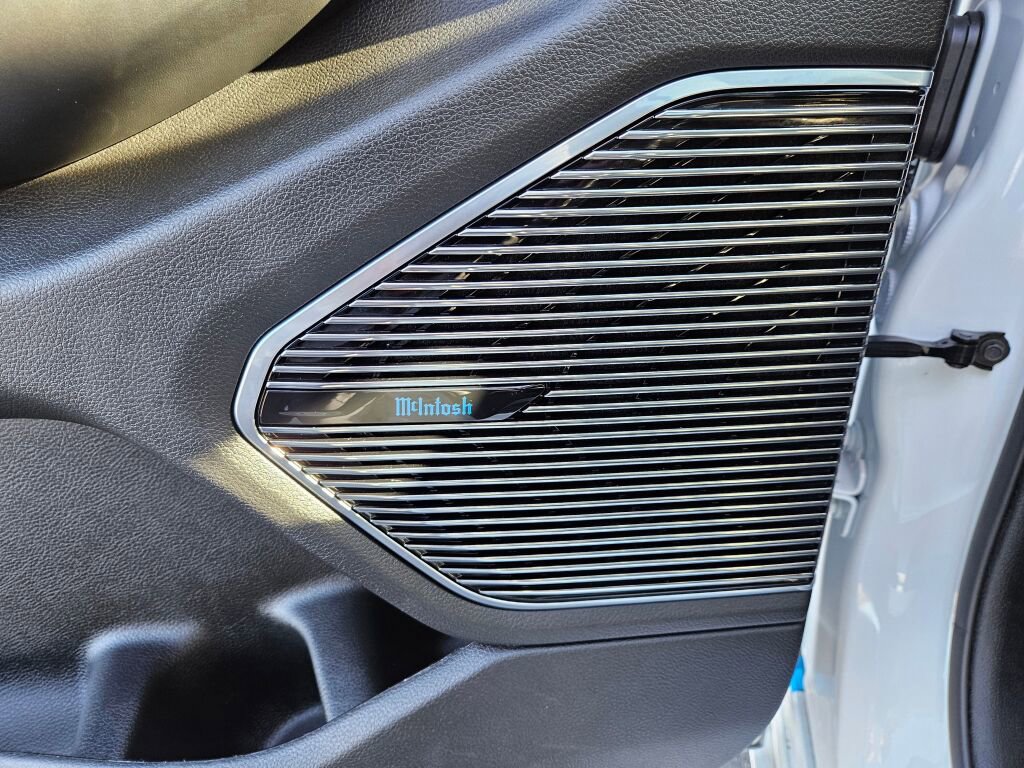 Used 2023 Jeep Grand Cherokee Overland w/ Luxury Tech Group IV image 21