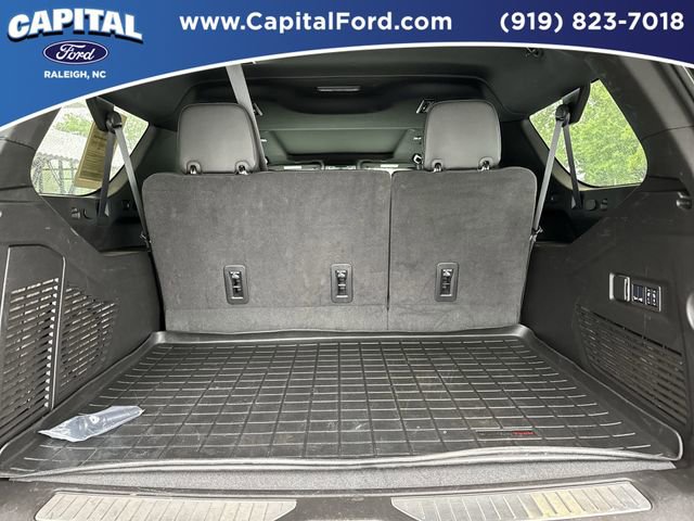 Used 2024 Chevrolet Suburban RST w/ Luxury Package AWD/4WD image 16