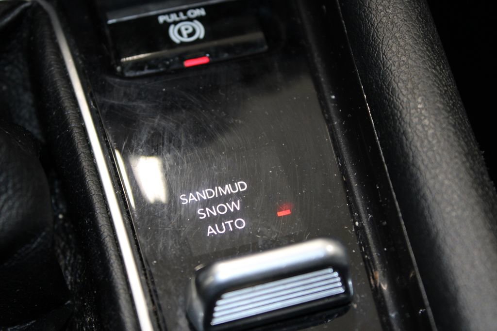 Used 2024 Jeep Compass Latitude image 32