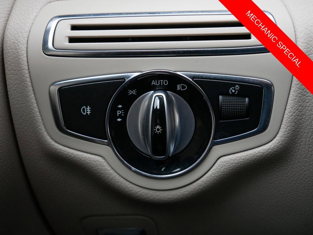 Used 2015 Mercedes-Benz C 300 4MATIC Sedan image 17