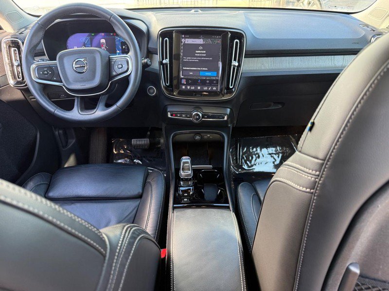 Certified 2023 Volvo XC40 B5 Ultimate w/ Protection Package Premier AWD/4WD image 12