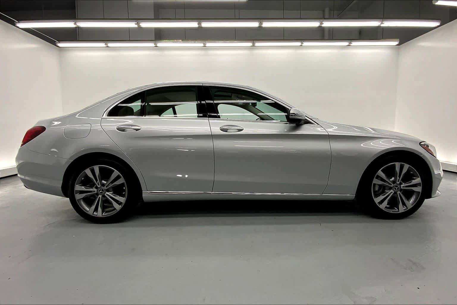 Used 2021 Mercedes-Benz C 300 Sedan image 5