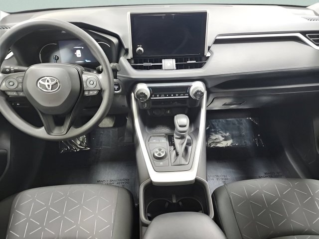Used 2024 Toyota RAV4 XLE image 2