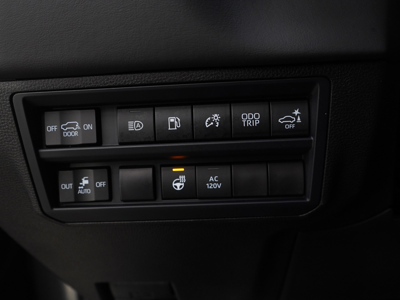 Used 2025 Toyota Sequoia 4WD image 31