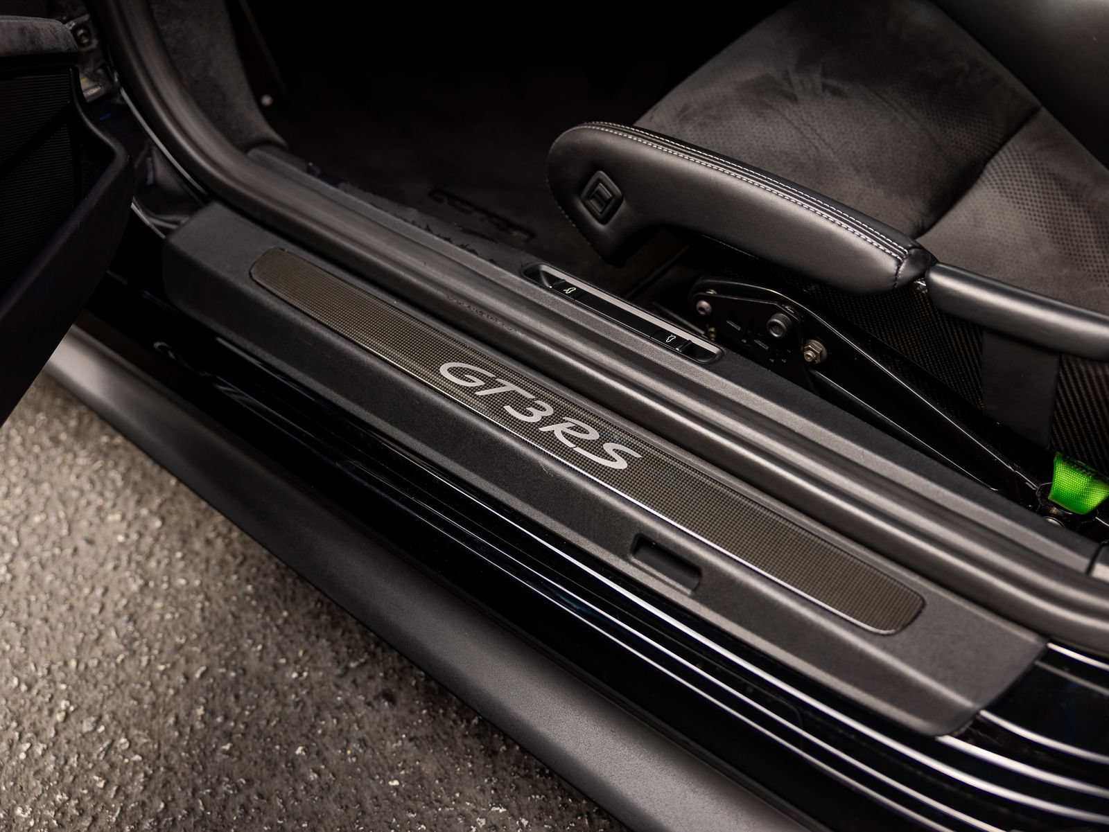 Certified 2019 Porsche 911 GT3 RS RWD image 40