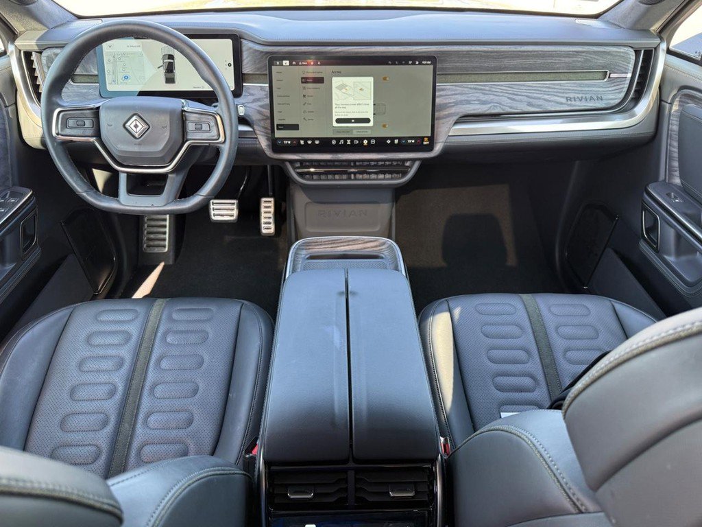 Used 2022 Rivian R1T Adventure image 12