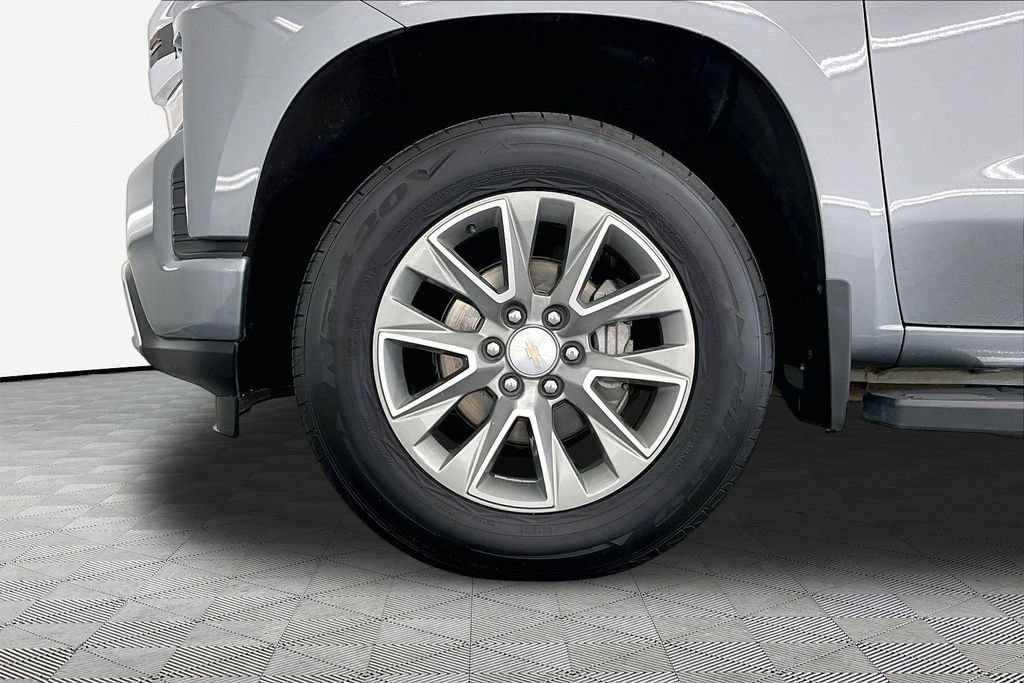 Used 2021 Chevrolet Silverado 1500 High Country w/ Technology Package AWD/4WD image 9