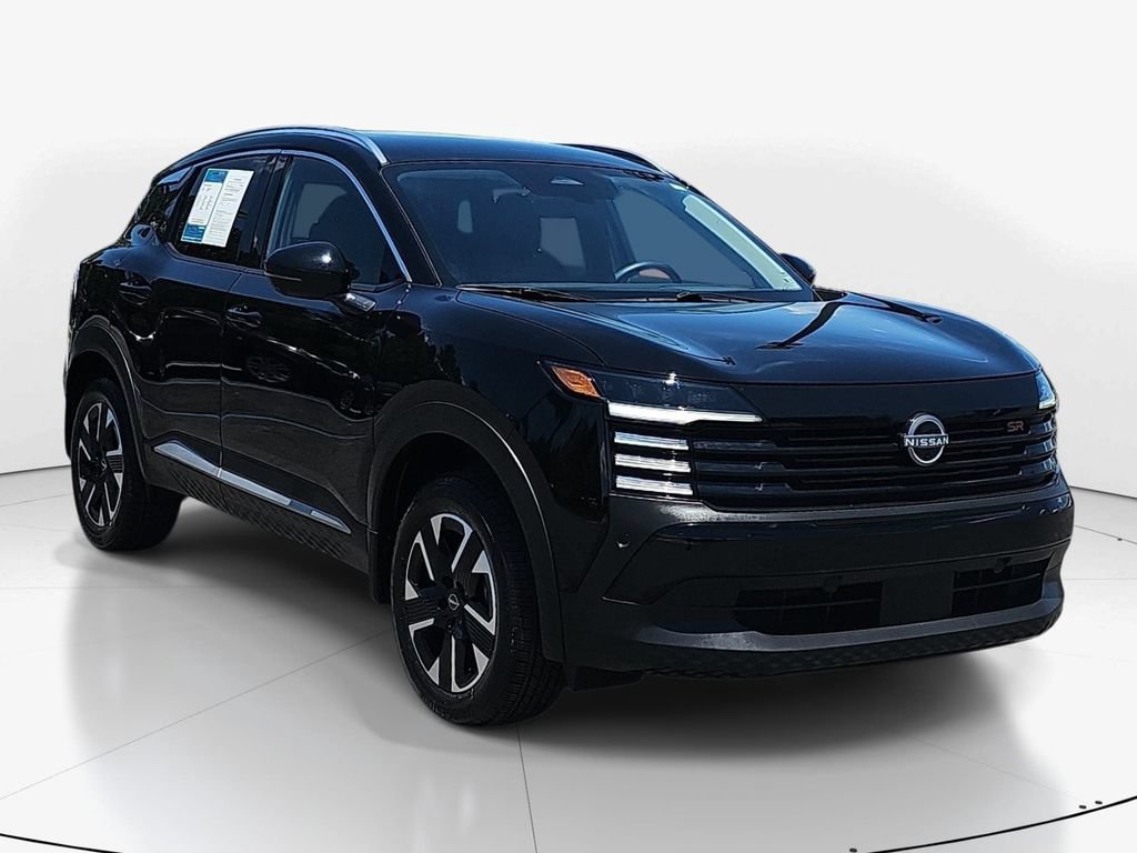 Used 2025 Nissan Kicks SR FWD image 3