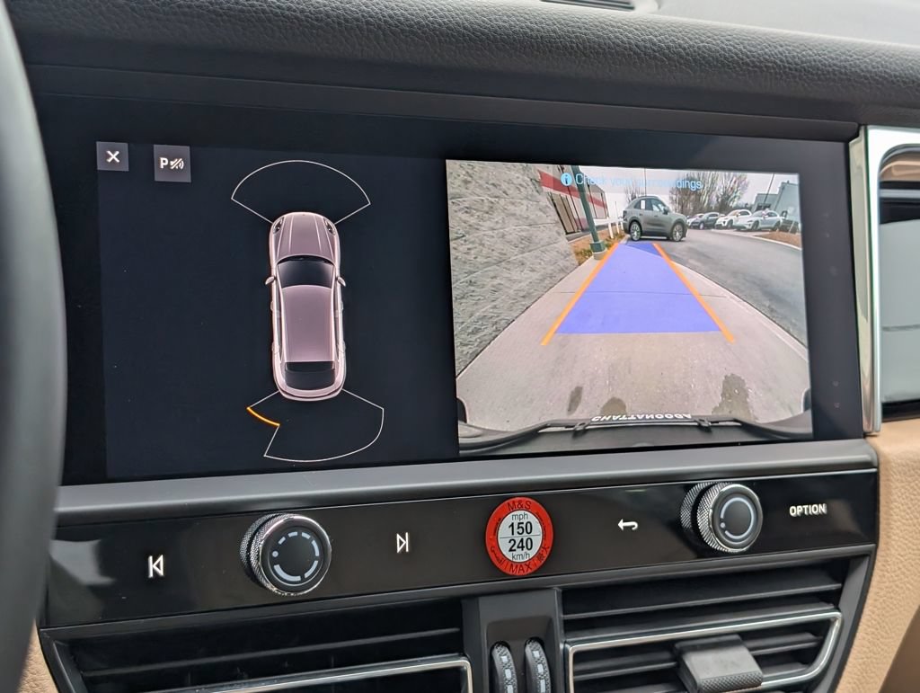 Certified 2025 Porsche Macan AWD/4WD image 14