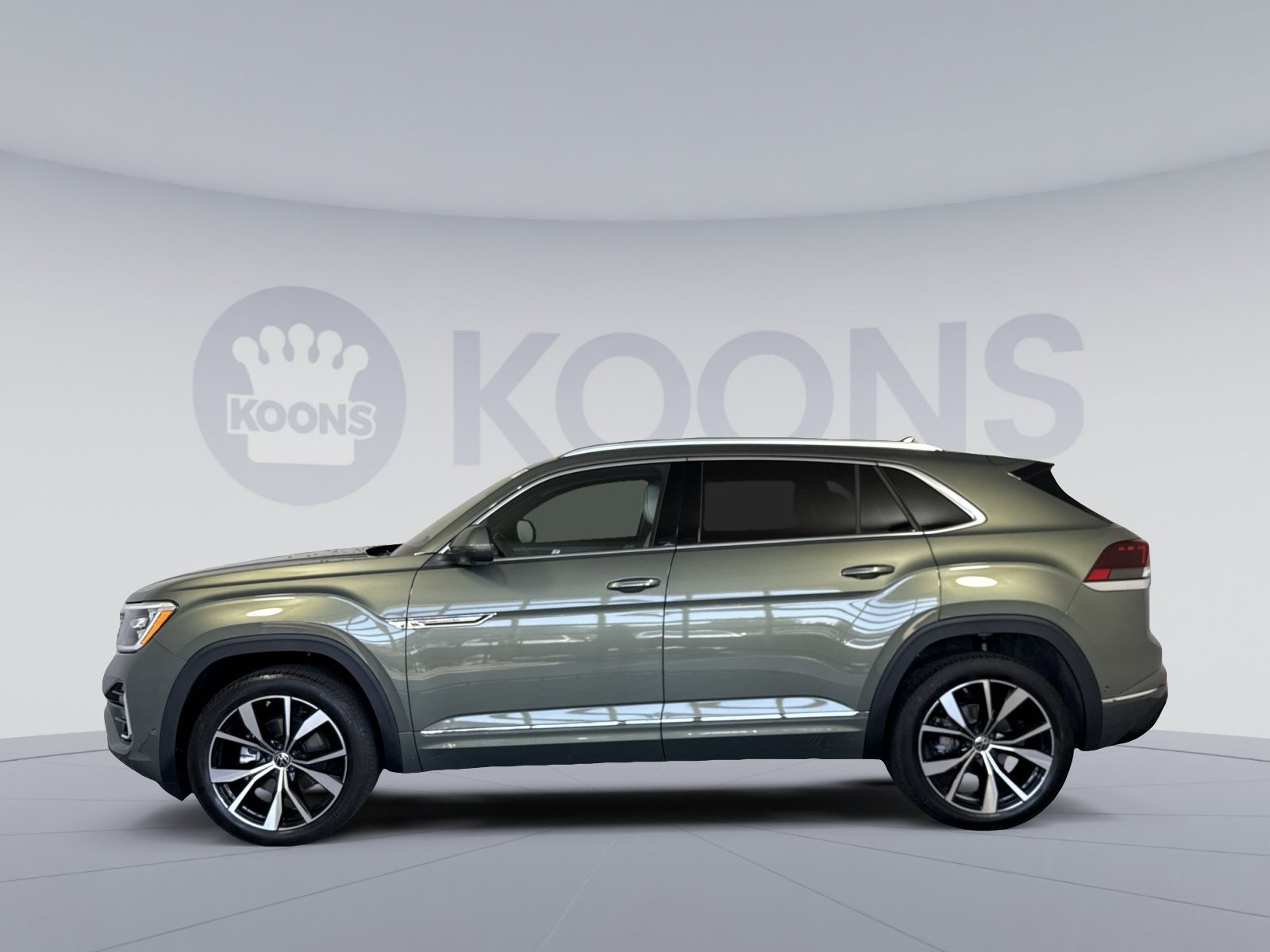 Used 2026 Volkswagen Atlas Cross Sport SEL Premium R-Line AWD/4WD image 2