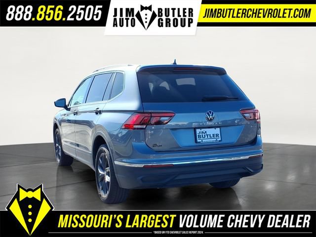 Used 2024 Volkswagen Tiguan SE AWD/4WD image 2