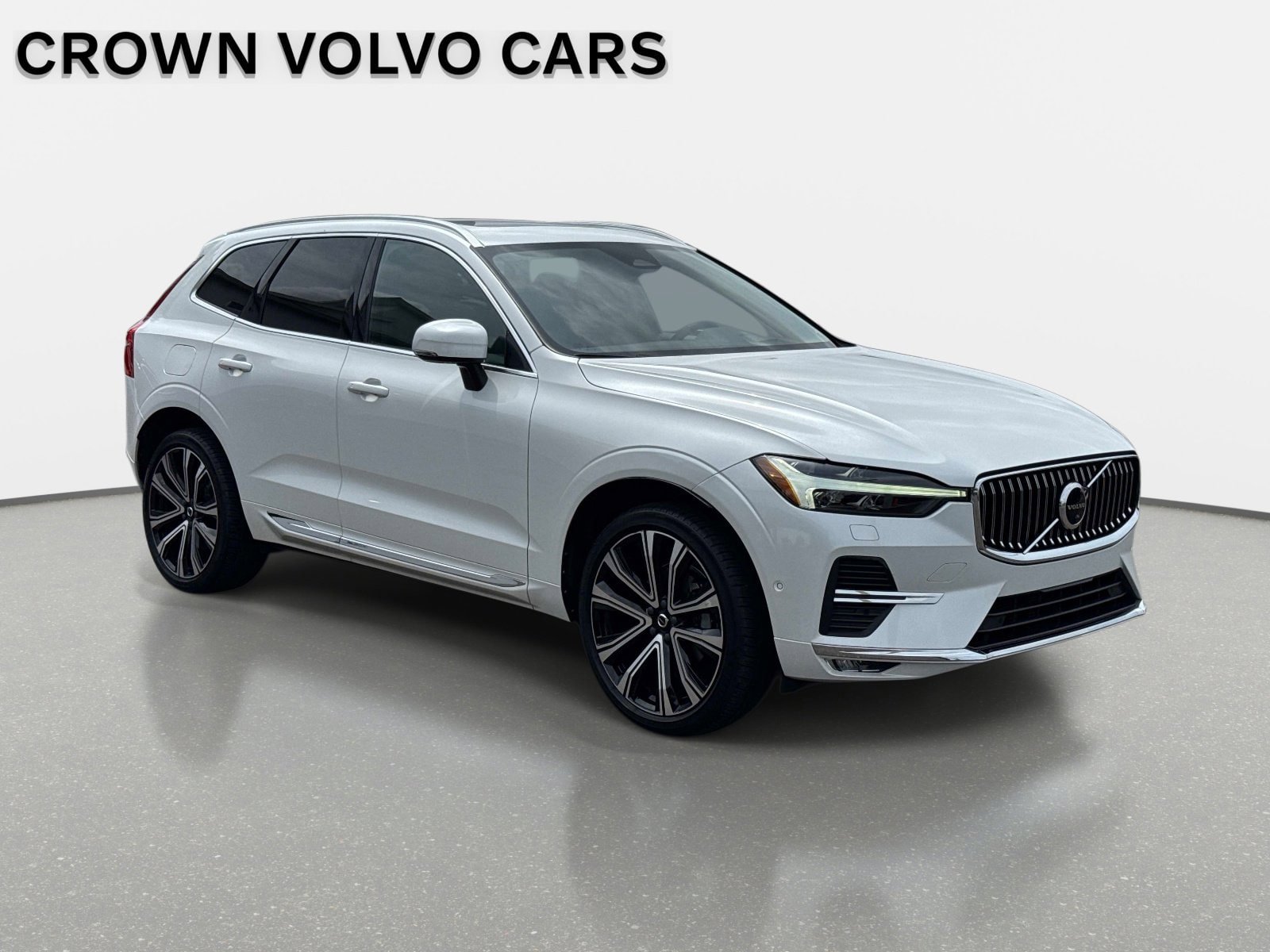 Used 2023 Volvo XC60 B5 Ultimate w/ Protection Package Premier FWD image 3