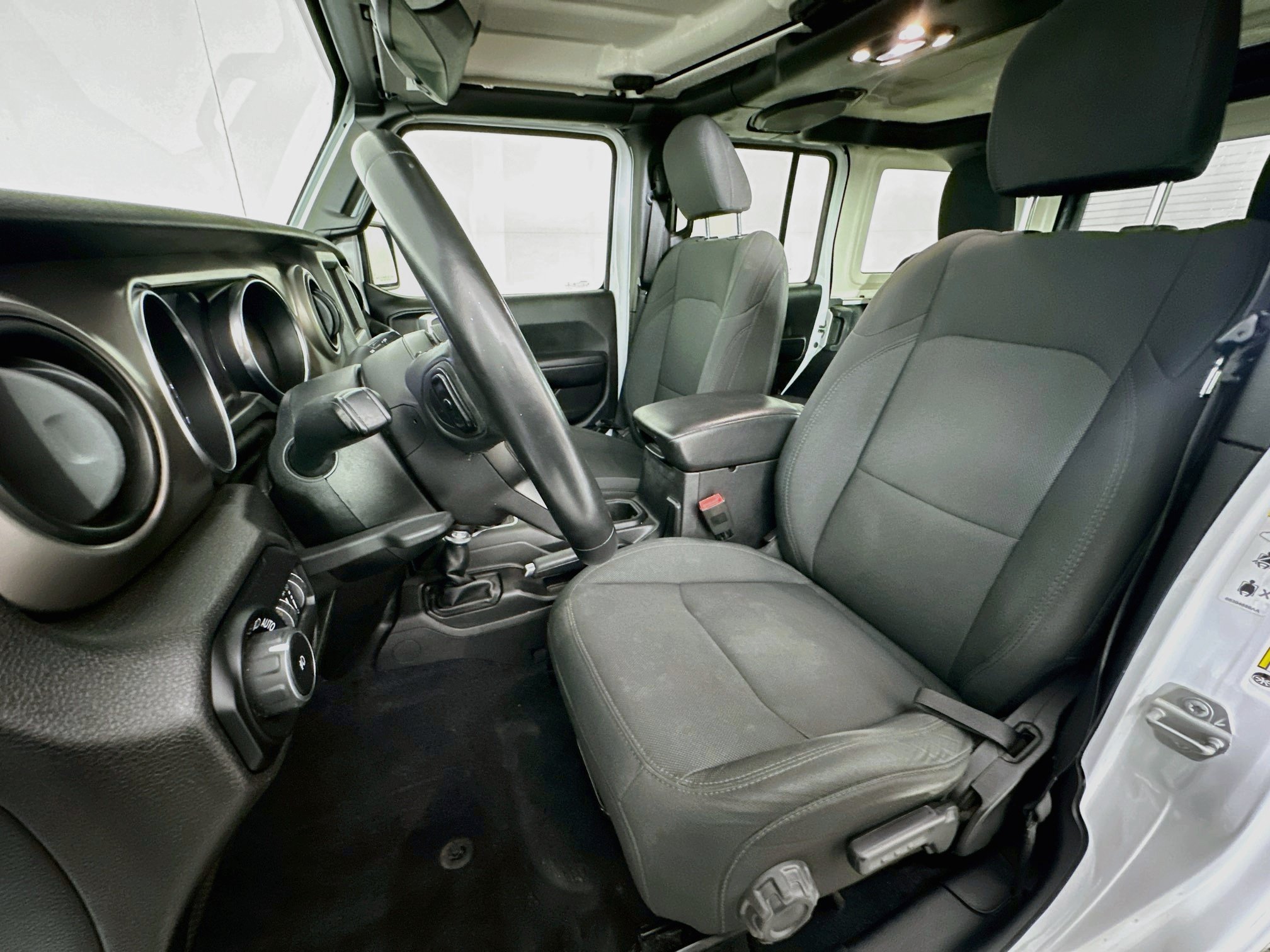 Used 2019 Jeep Wrangler Unlimited Sport S AWD/4WD image 13