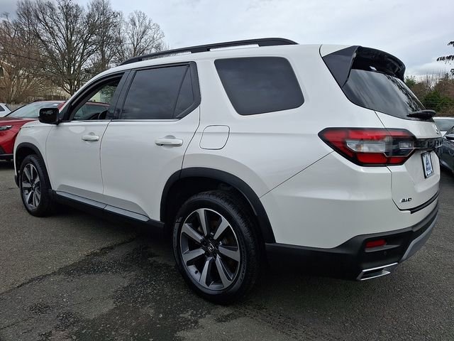 Certified 2023 Honda Pilot Touring image 4