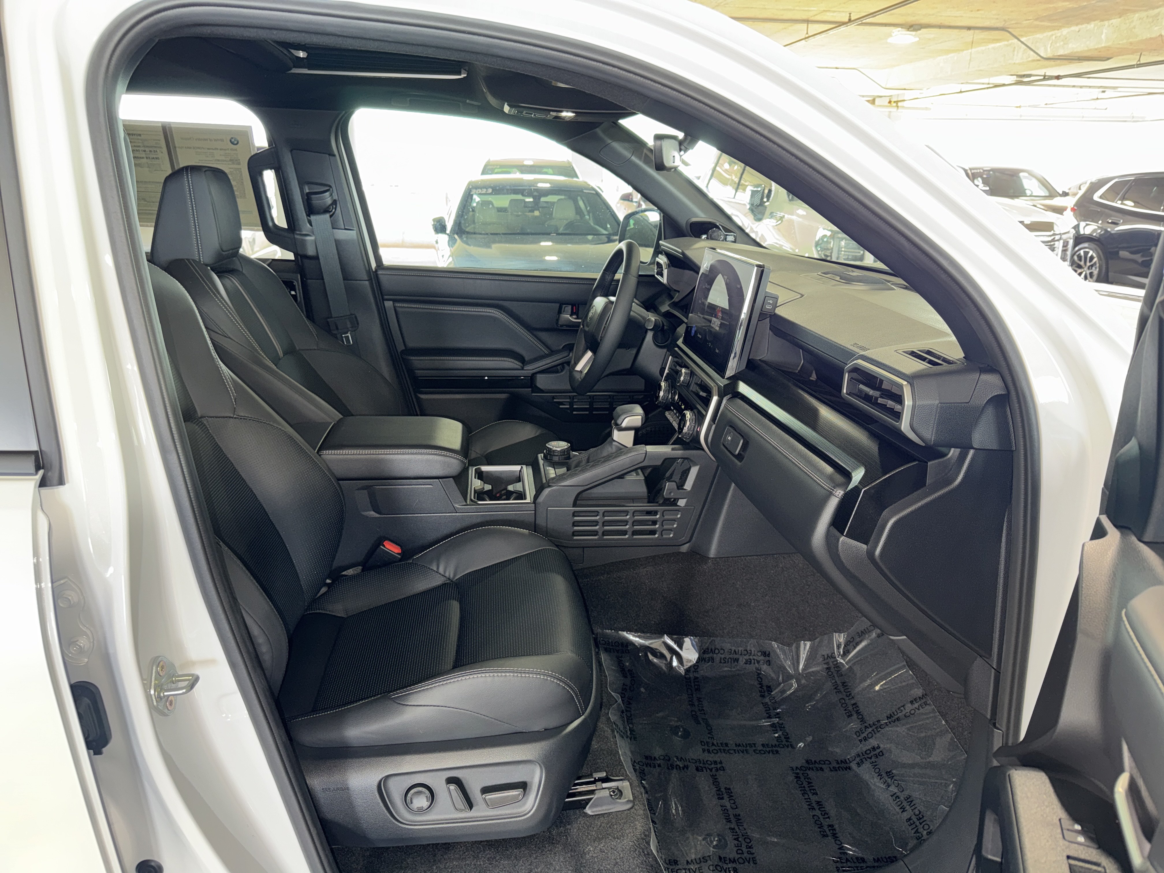 Used 2025 Toyota 4Runner Limited AWD/4WD image 15