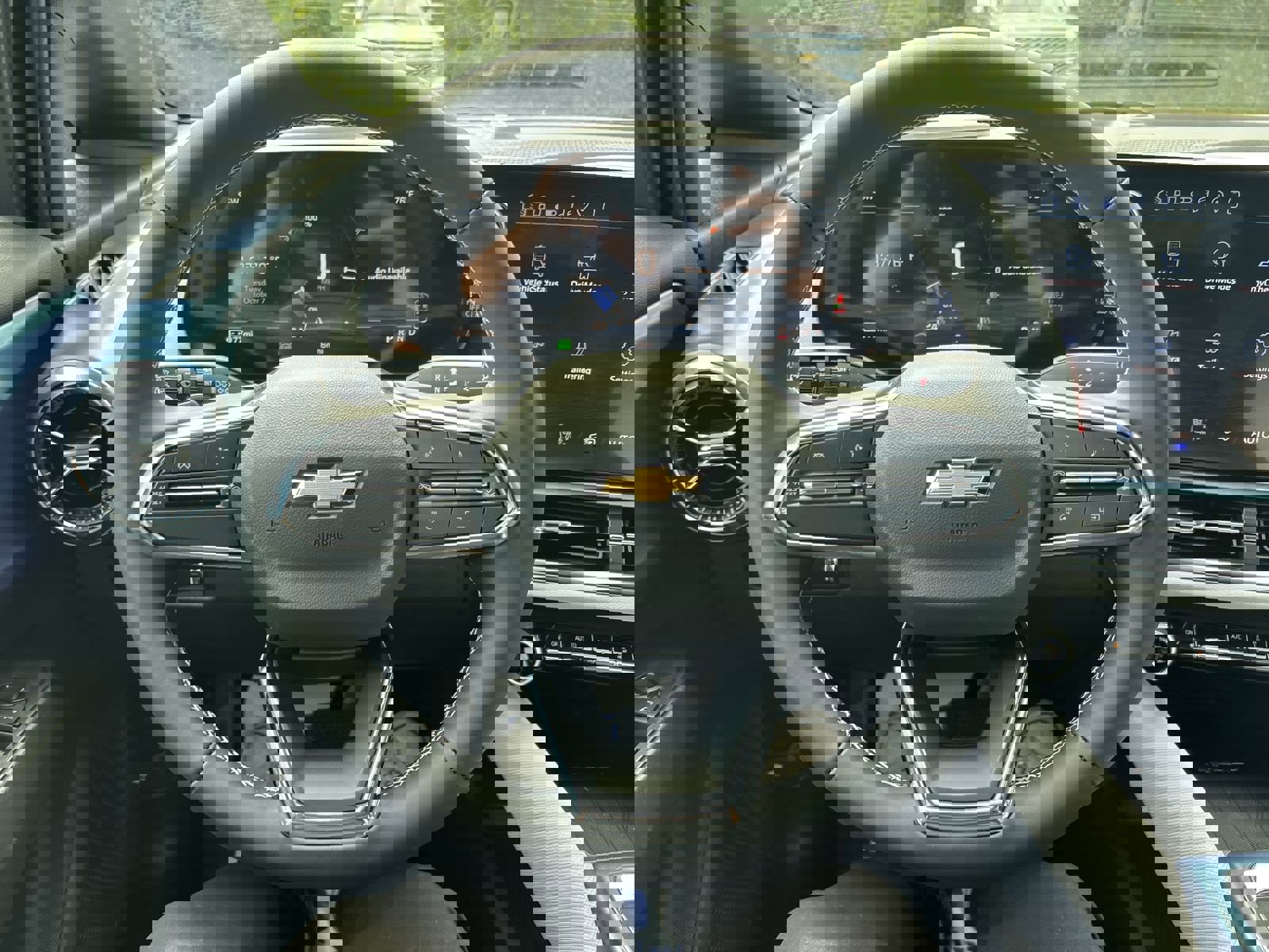 New 2026 Chevrolet Equinox EV LT image 17